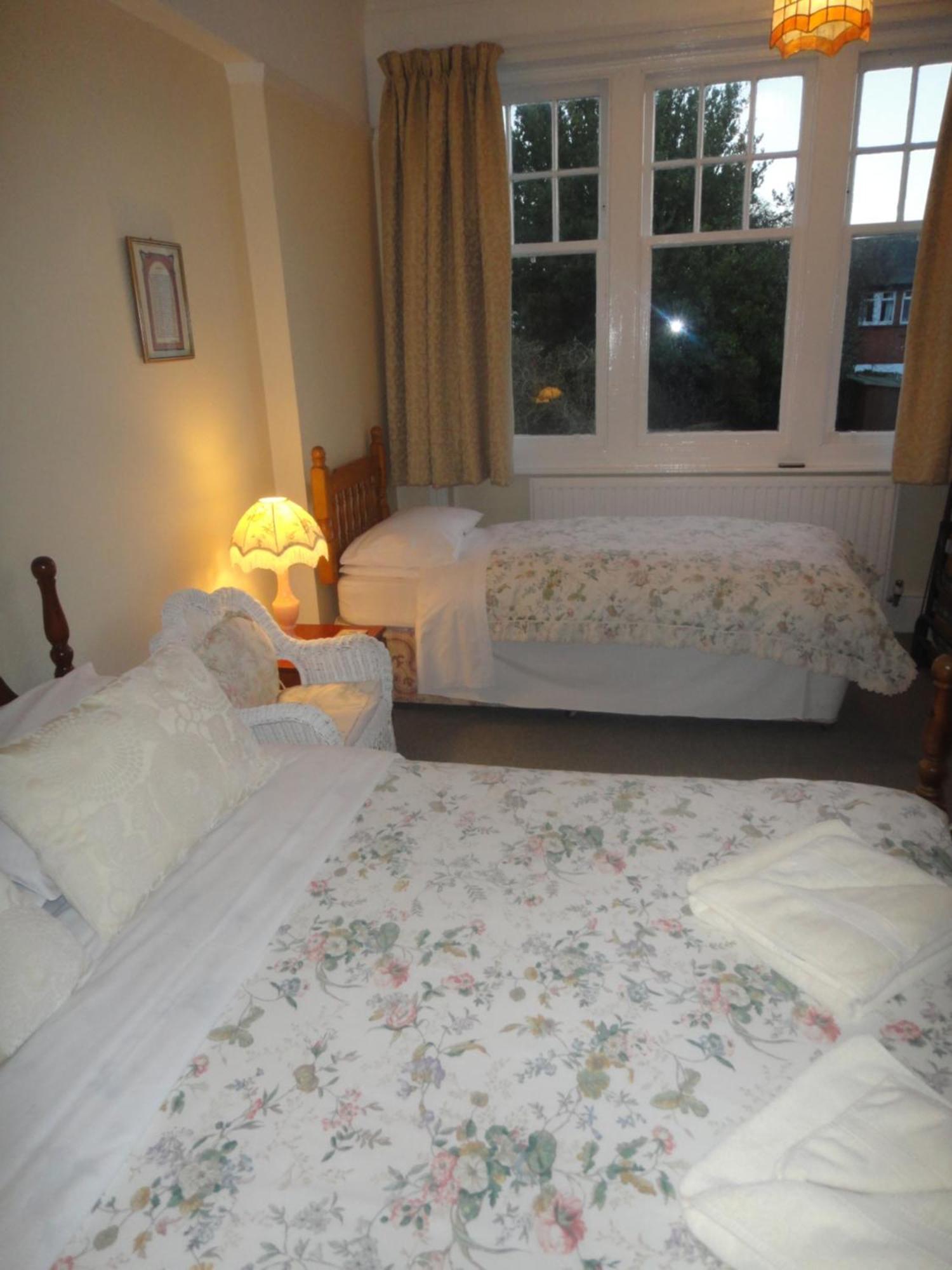Couette-café Beachy Rise 3*